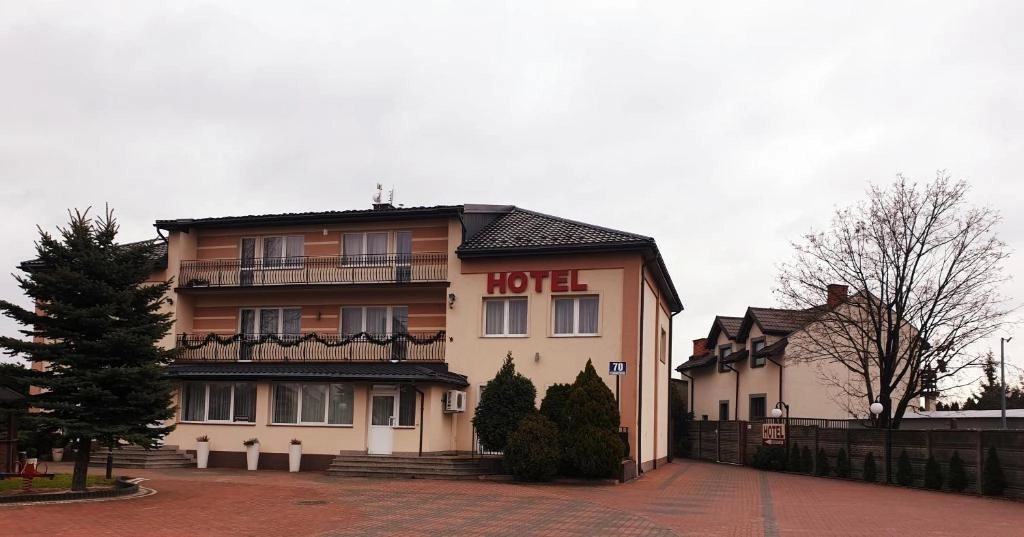 Hotel E7 building